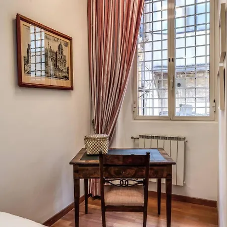 Domus In Via Del Corso Apartamento