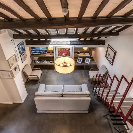 Domus In Via Del Corso Apartamento