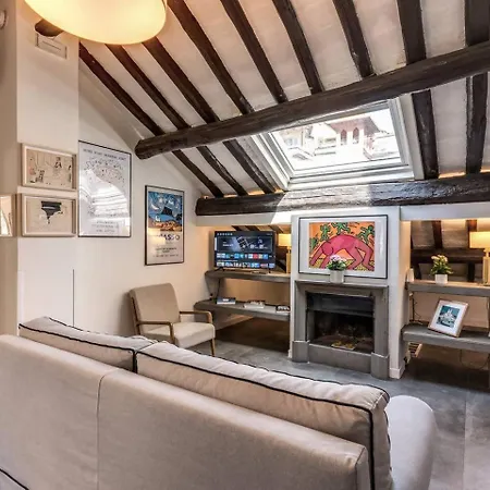Domus In Via Del Corso Apartamento *