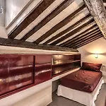 Domus In Via Del Corso Rom