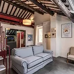 Domus In Via Del Corso Lägenhet