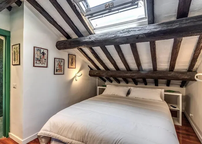 Domus In Via Del Corso *