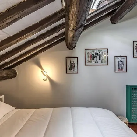 Apartment Domus In Via Del Corso Rom