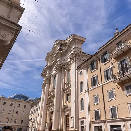 Apartment Domus In Via Del Corso
