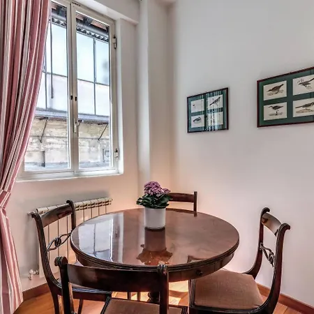 Apartment Domus In Via Del Corso Rom